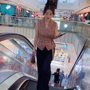 粉色格子小上衣女夏季 2025新款 绝美通勤无袖 独特漂亮掐腰小衫 法式