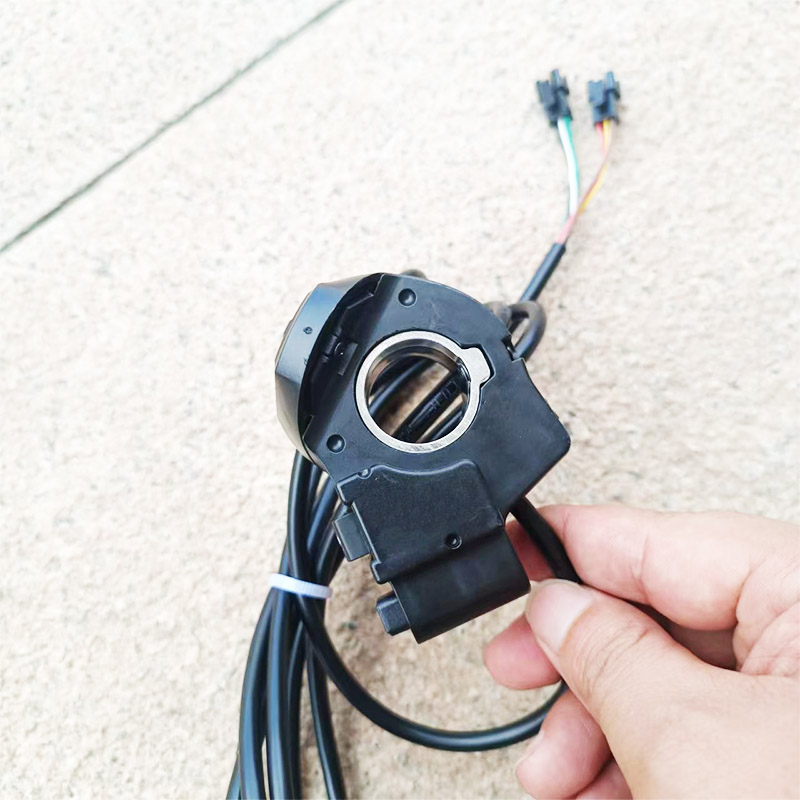 某巡滑板车客厅灯喇叭转向开关倒车通用型全新黑色简约