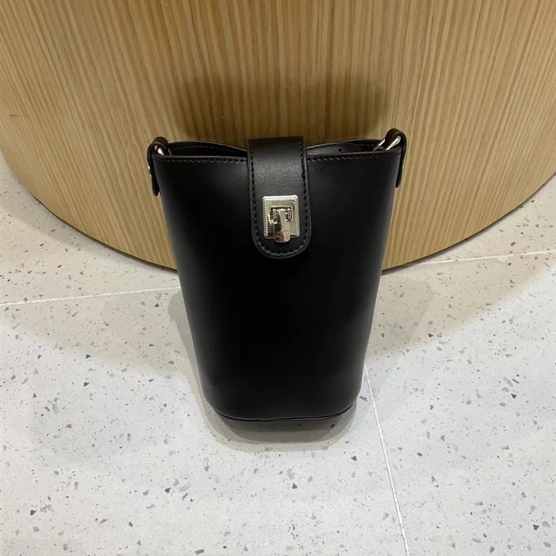 果果 新款韩版时尚百搭水桶包高级感洋气单肩斜挎小众设计女包包