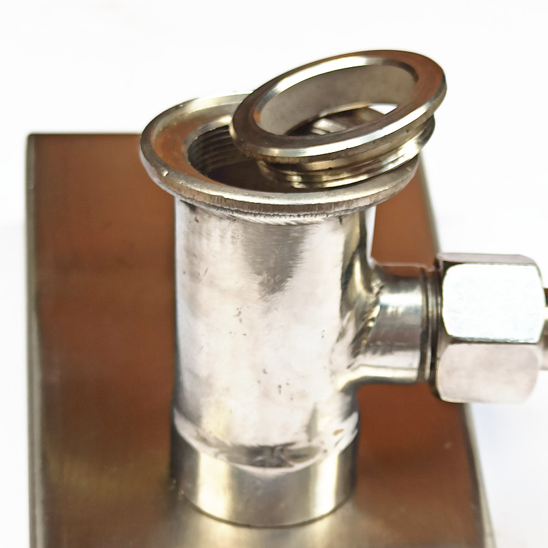 304不锈钢洗眼器壁挂式紧急冲洗器工业用双口实验室接墙式洗眼机