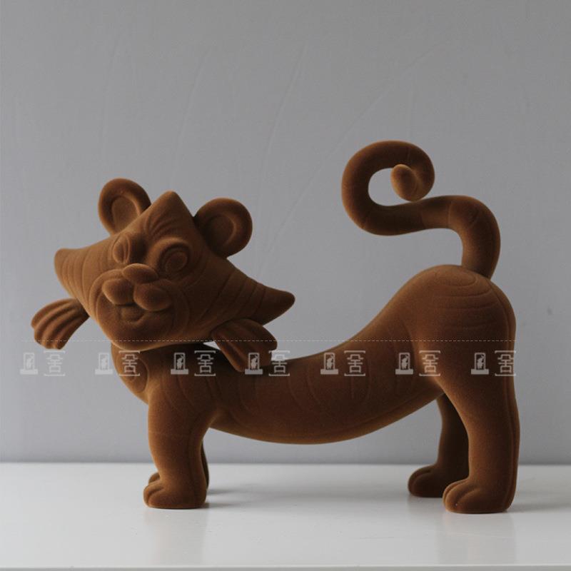 现代儿童房植绒老虎动物雕塑摆件办公室软装工艺品样板间售楼处