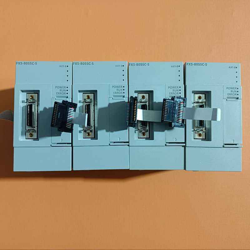 三菱FX5-80SSC-S  成色如图，拆机，功能包好，年份【鑫鑫商