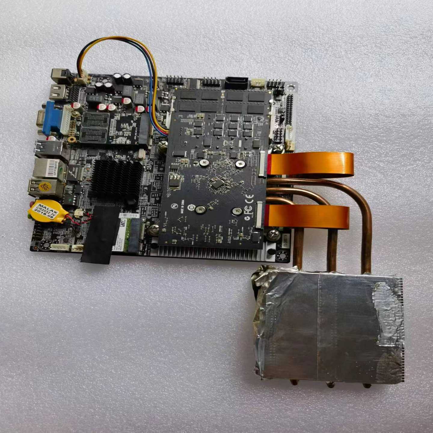 议价一体机拆机I7-2620QM主板，带HD7670 4g显卡，