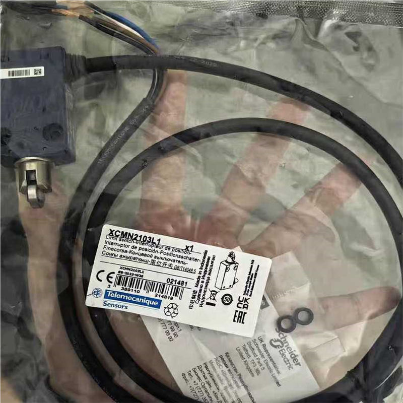 XCMN2103L1  施耐德限位开关拍前询价