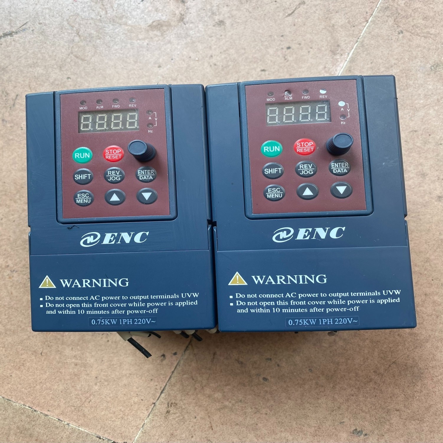 ENC易能变频器EDS800-2S0007N 230V  0