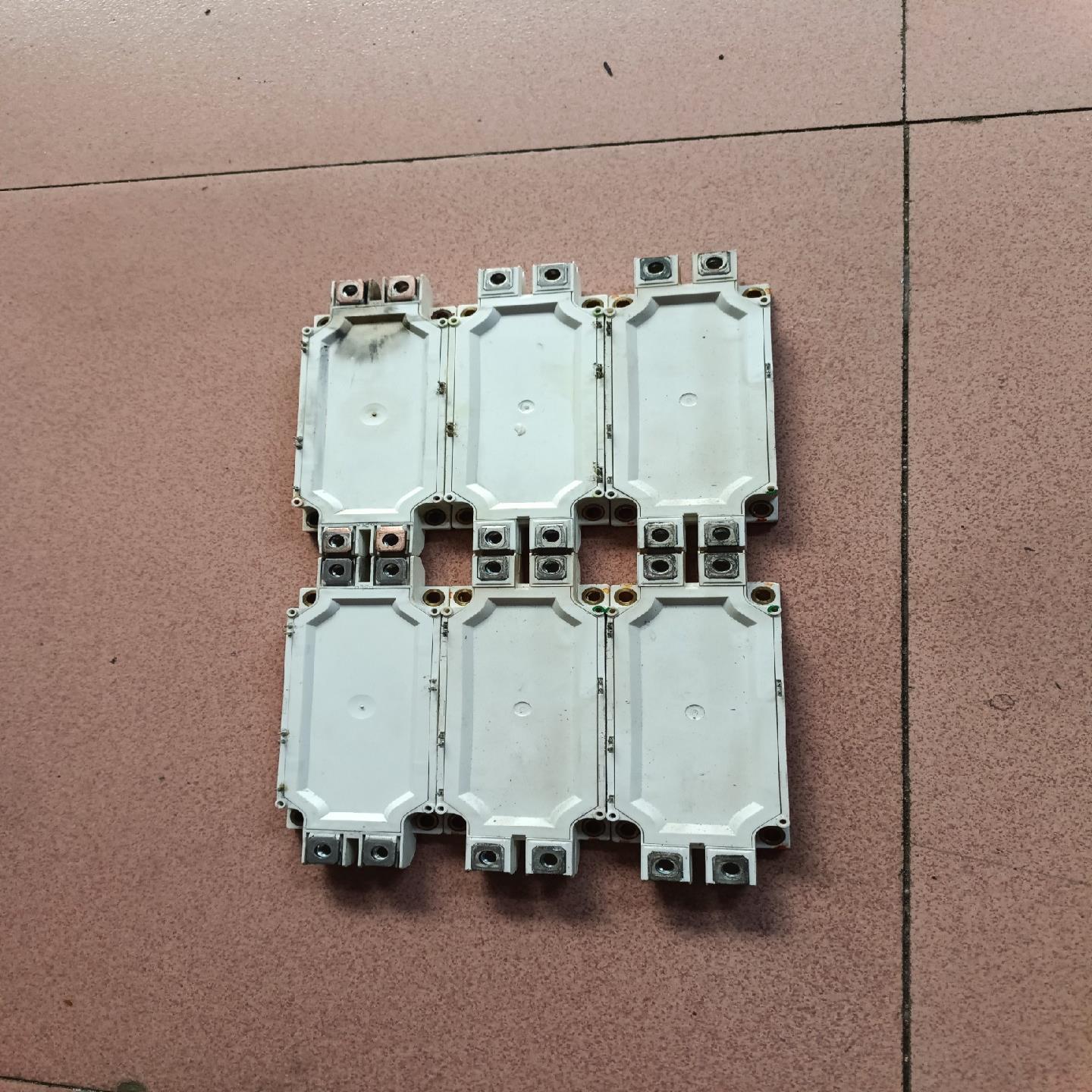 原装正品英飞凌模块FF450R12ME3，图片需询价