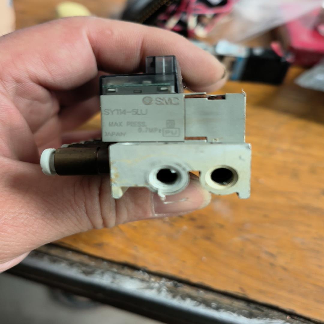 电磁阀型号sy114-5Lu有10片成色漂~询价