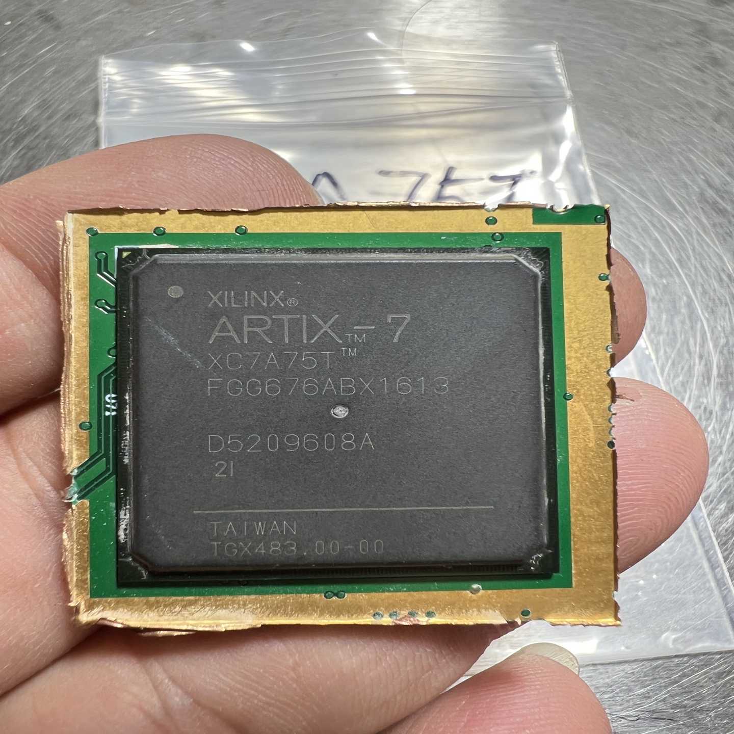 XC7A75T-2FGG676I 只有一个旧货带板 成色如图【鑫鑫商铺】