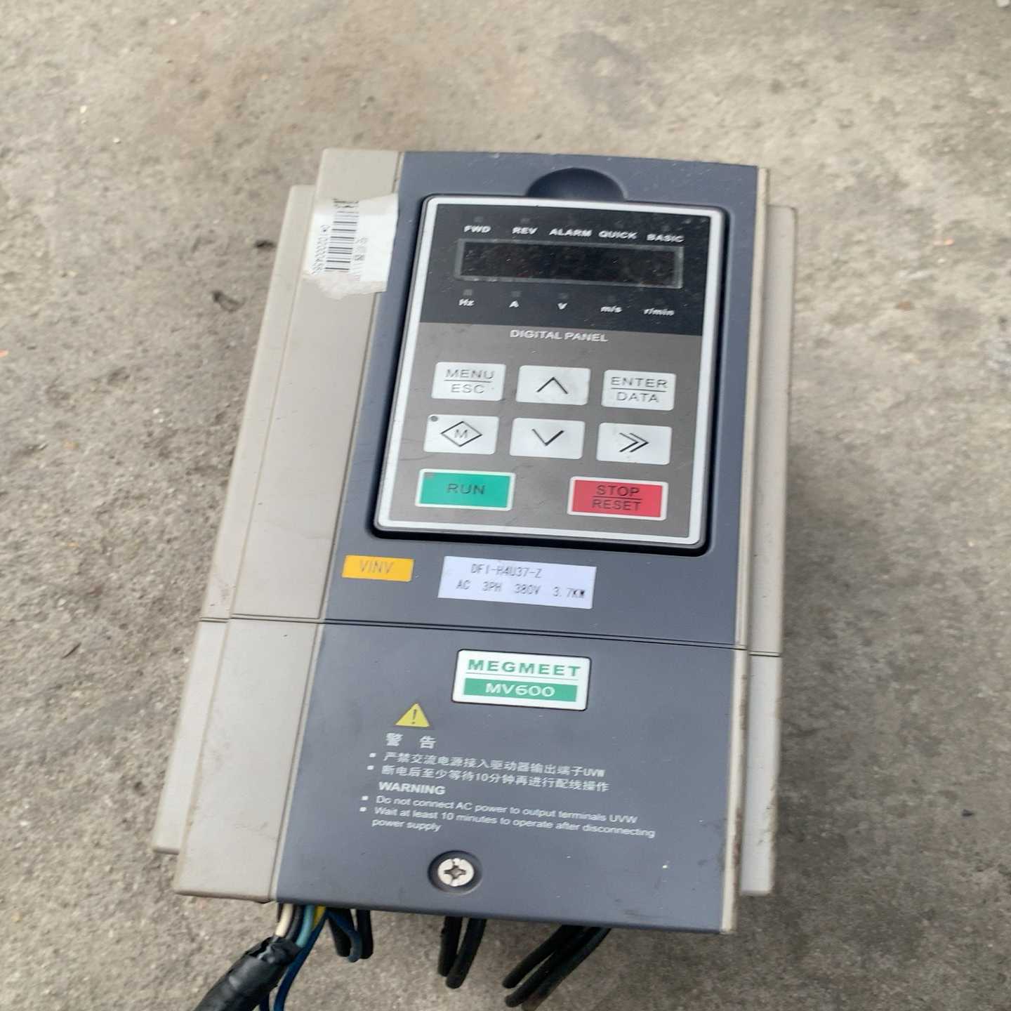 （霸霸电子）17年麦格米特DF- H4U37-Z，3.7KW，正常，