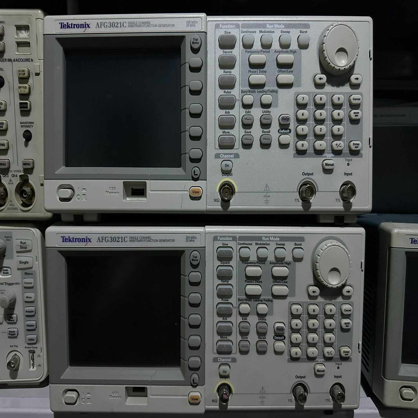 泰克AFG2021C函数信号发生器，成色新，包过计量【鑫鑫商铺】