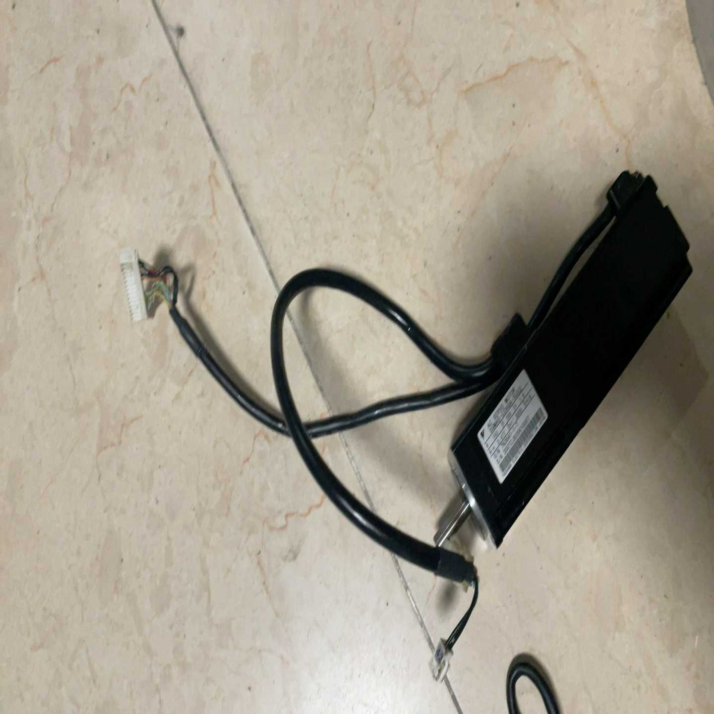 班美萝安川电机SGMAS-C2AGA-SU22拆机包好机械手电--议价商品