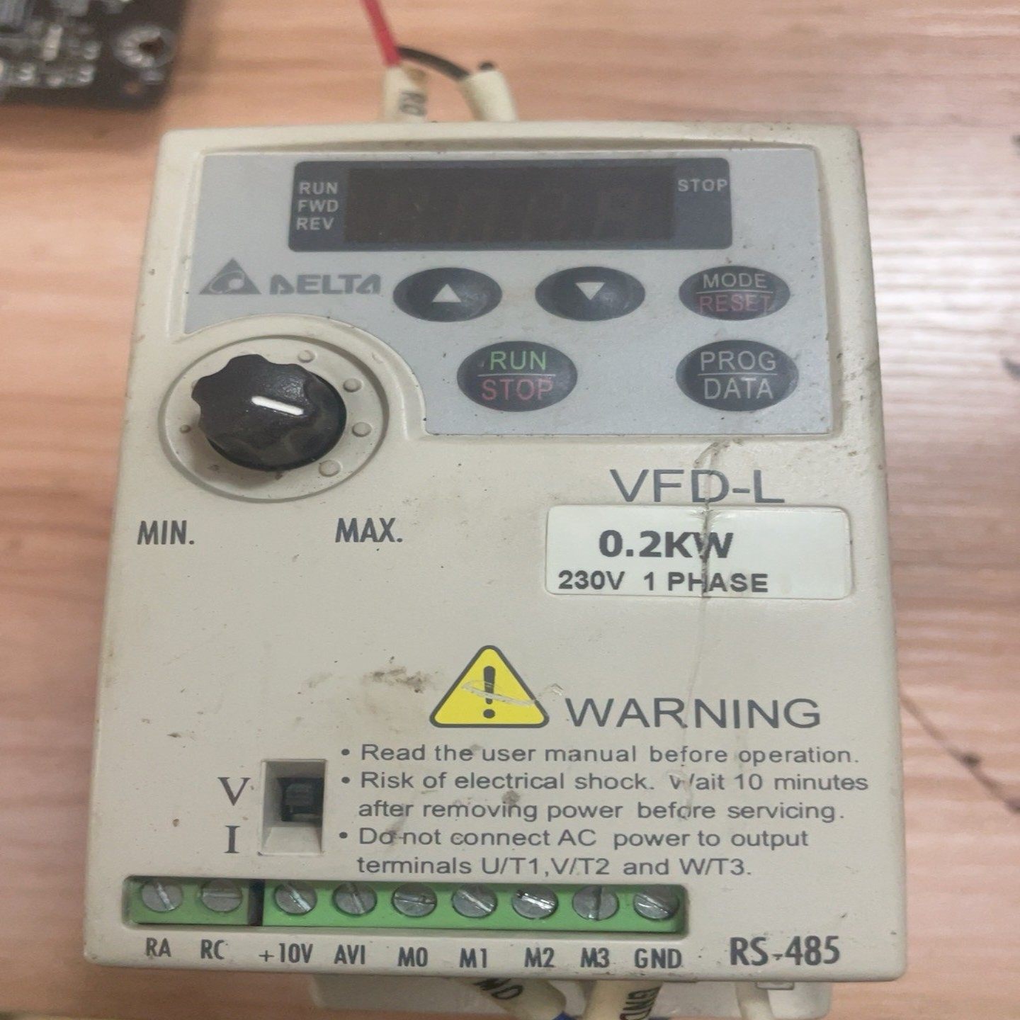 原装台达VFD-L系列变频器型号VFD002L21A，0{议价}