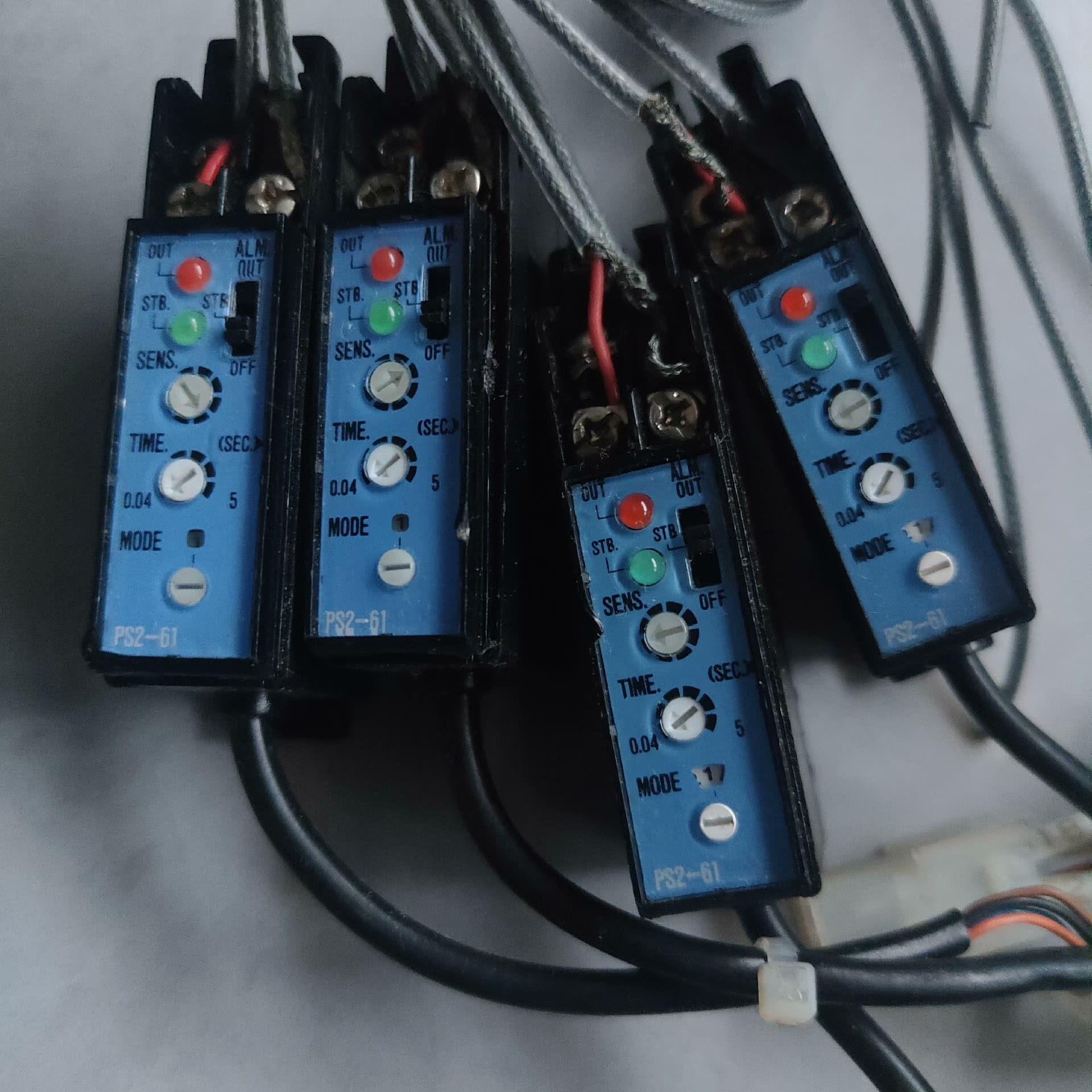询价-件基恩士光纤放大器FS2-61放大器。缺面盖，功