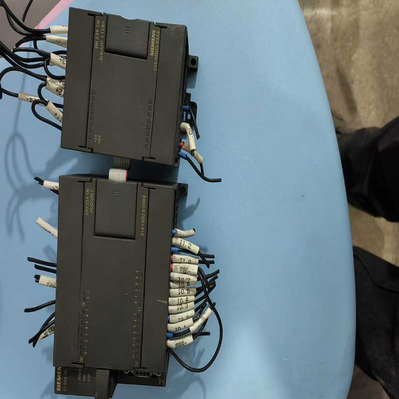 现的PLC模块一组，型号是6ES7，214一1BD~询价