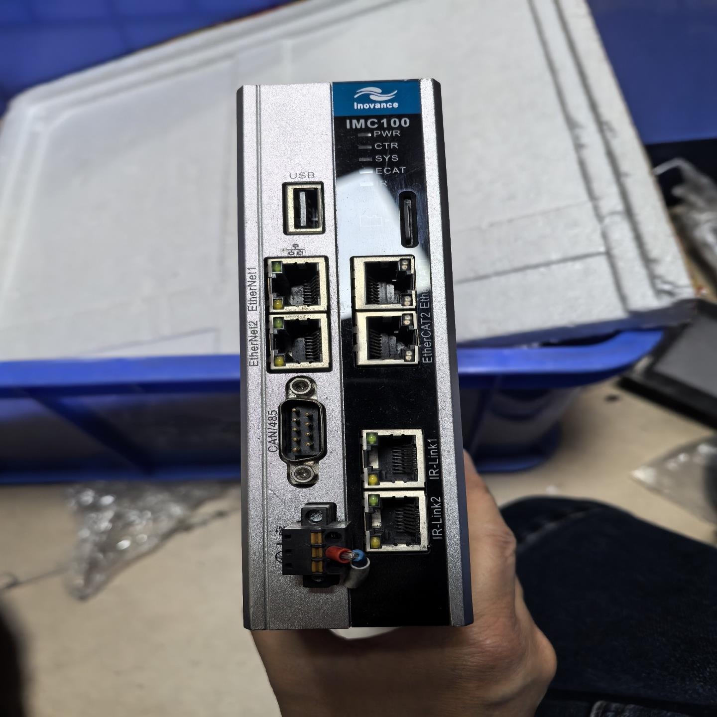 汇川IMC100R-E-X1机器人控制器二手拆机成色如图所示--议价商品
