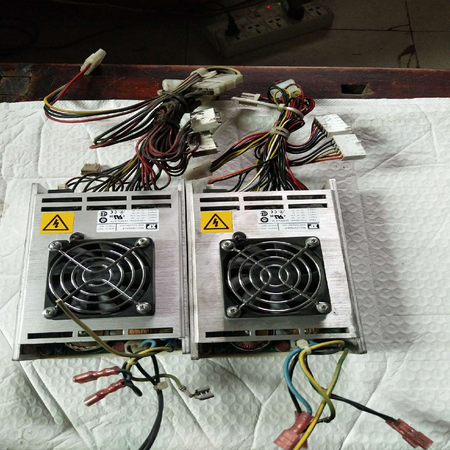 XP电源模块直流电源RCL175PS24-FXPAT询价