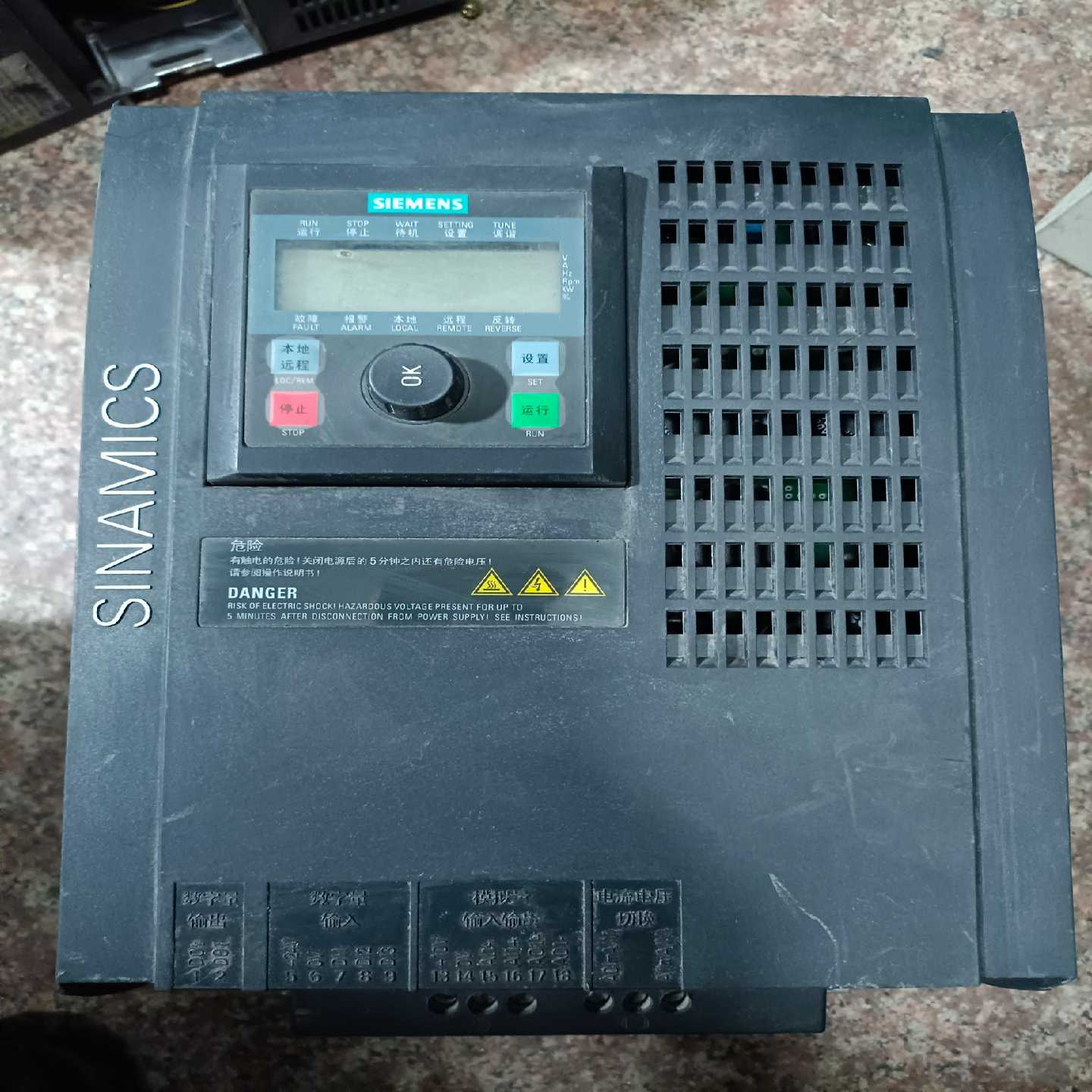 西门子变频器，6SL3217-0CE27-5UA1，7.5K一议价商品