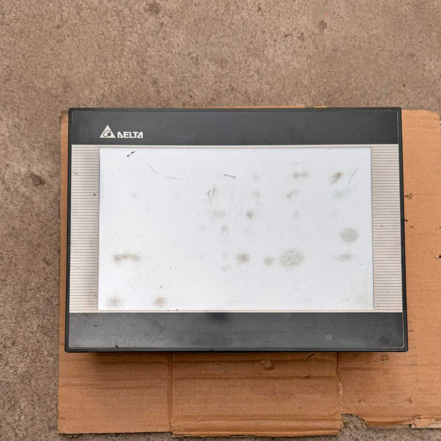 台达触摸屏DOP-B10S41110寸人机界面询价