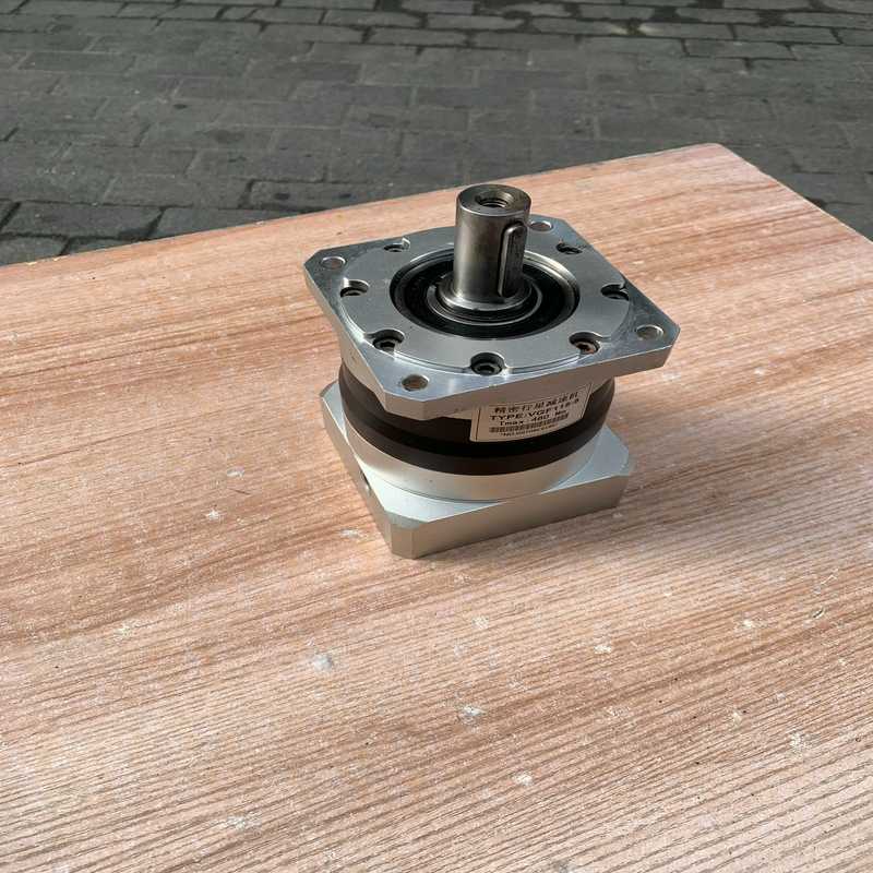 议价1.5KW精密行星减速机伺服电机减速机速比5比1适用