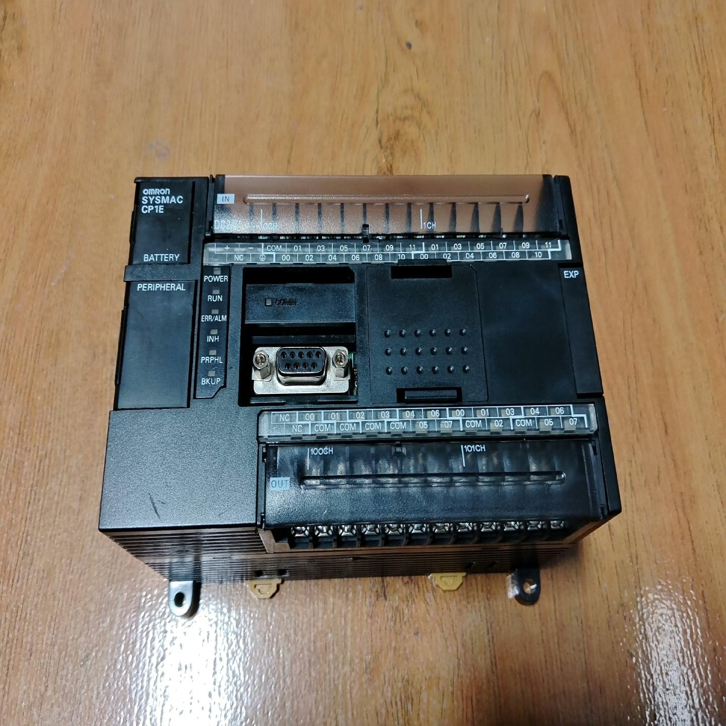 PLC CP1E-N40DT-D，功能正常，成色为实图（佳毅工控）
