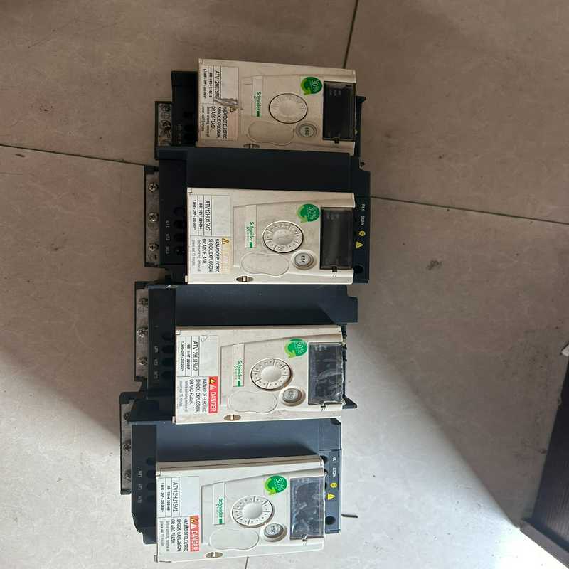 ATV12HU15M2变频器三台 1.5kw 180~议价