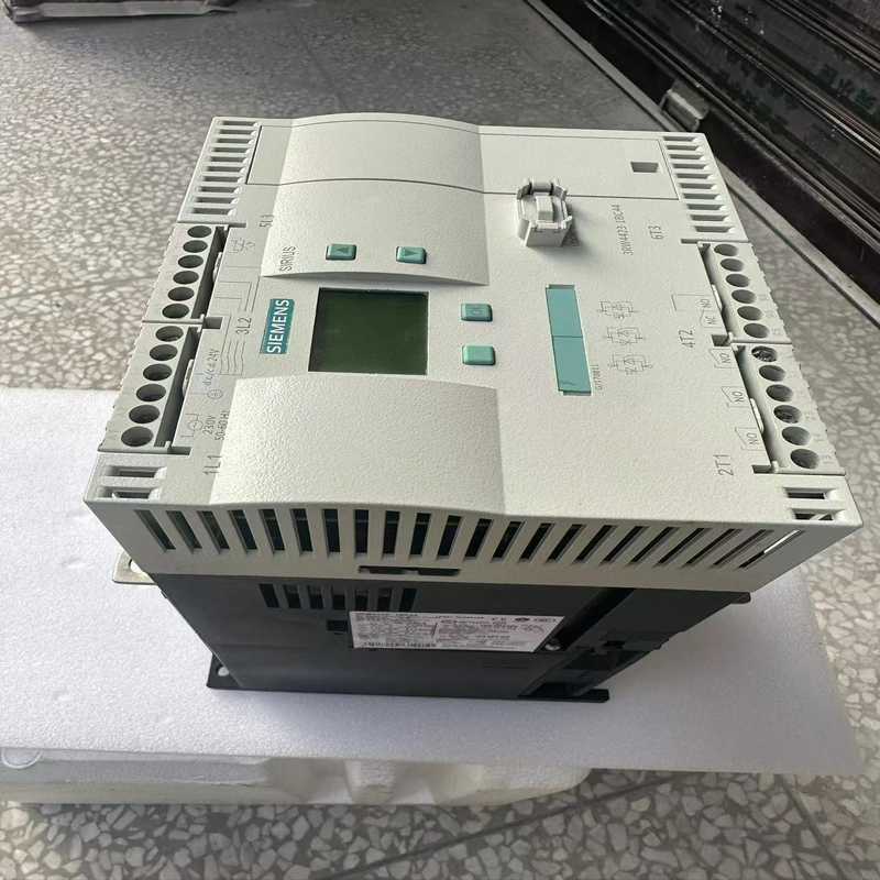 3RW4443-6BC44两台，95以上成色，带包装，质保【卡奥电子】