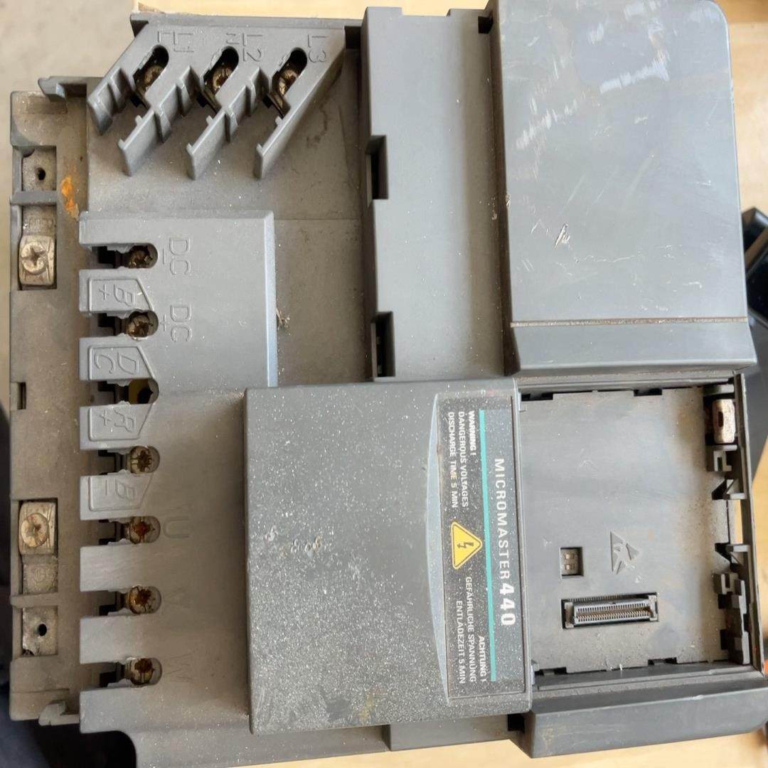 (询价)5.5KW变频器6SE6440-2UD25-5CA1实