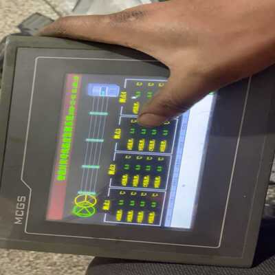 TPC7062KX触摸屏，通电实物如图，触摸正常