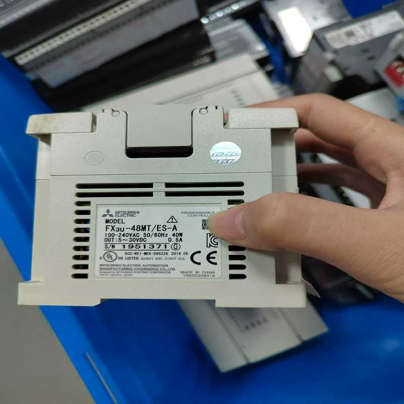 询价~三菱PLC  FX3U-48MT/ES-A，九五新，已经测试