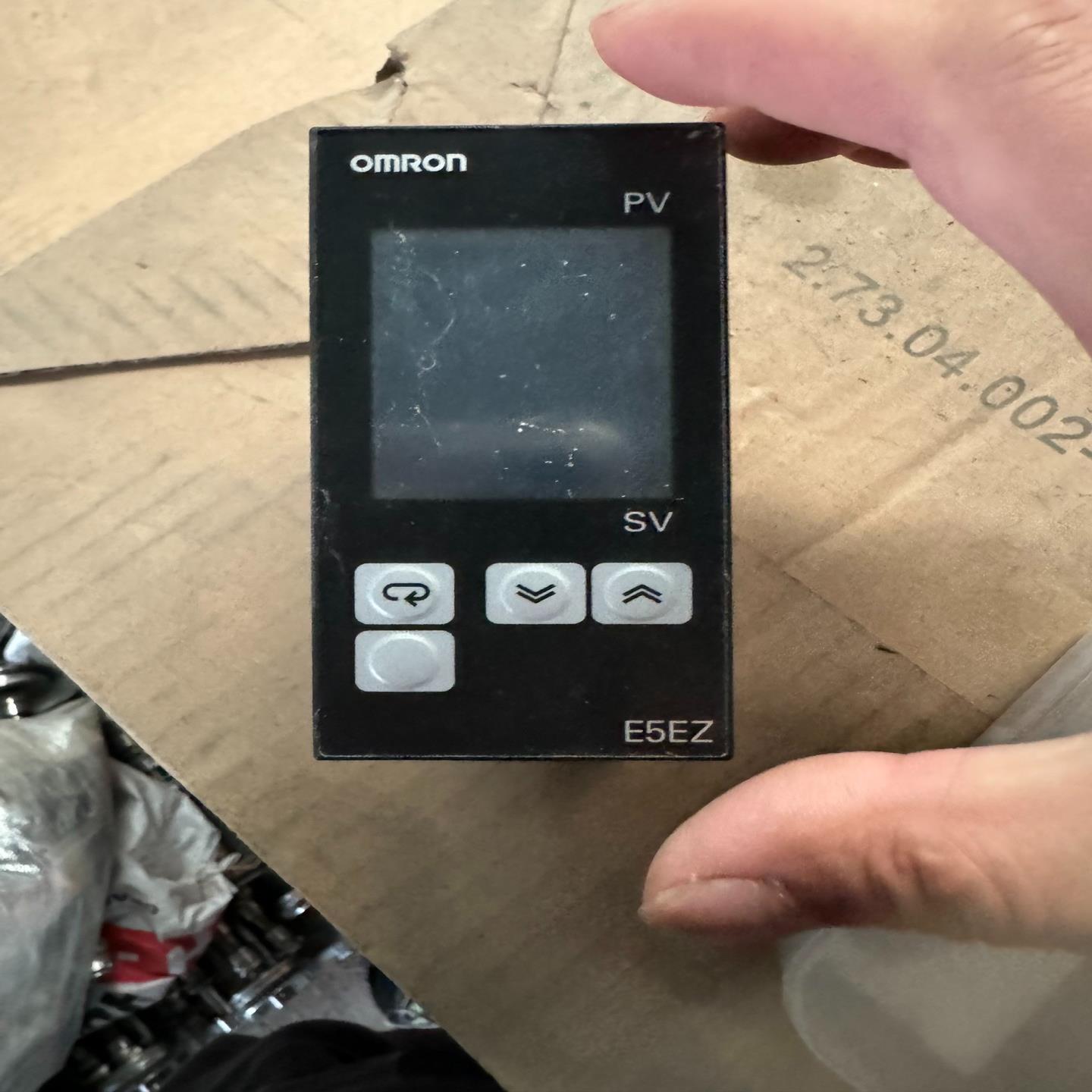 温控器E5EZ-R3T一个，，要的聊~询价