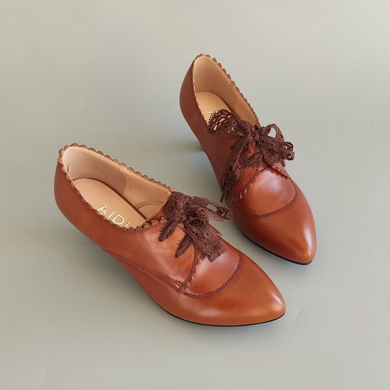 春秋季真皮深口单鞋2020新款通勤E复古蕾丝系带中跟细跟 女单鞋