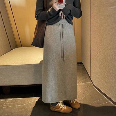 孕妇半身裙女秋冬季无托腹中长款小个子A字纯色开叉针织直筒裙子