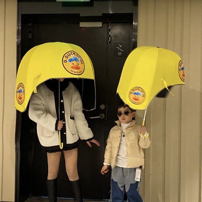 蘑菇伞拱形卡通儿童伞创意加厚晴雨伞头盔式帽子伞女童雨伞