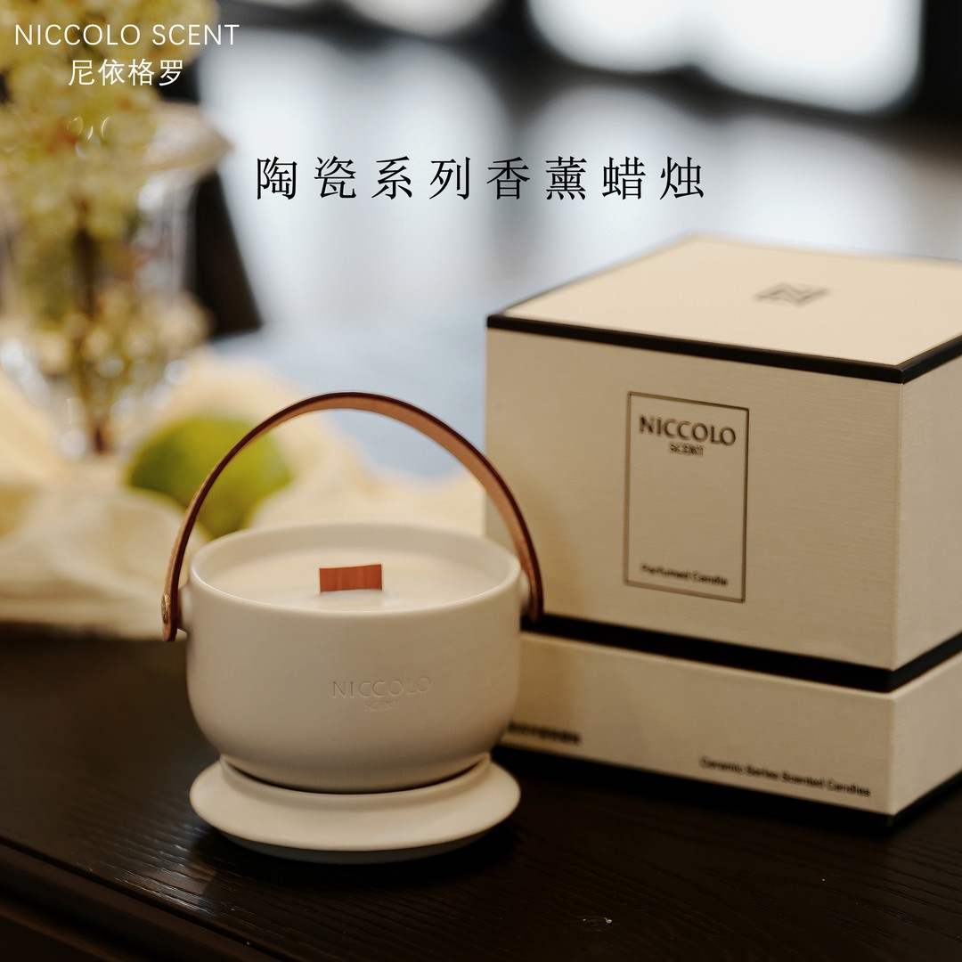 尼依格罗【陶瓷系列】壁炉的天籁之音会跳舞的白瓷樱桃木芯香薰蜡