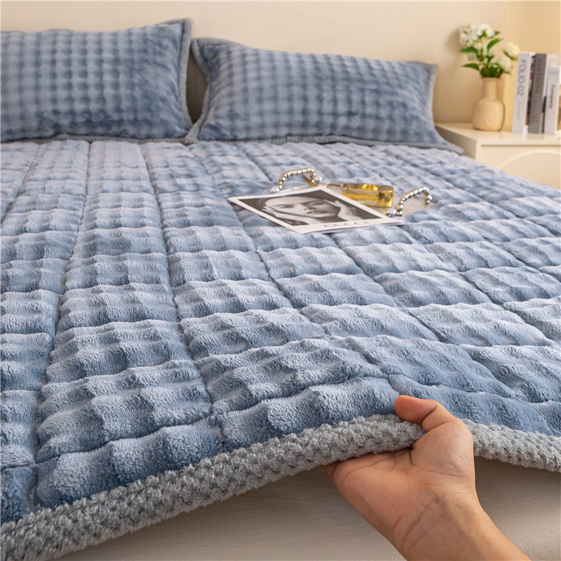 A类学生床褥子秋冬季加厚床上垫背加密牛奶绒单人夹棉床垫子防滑
