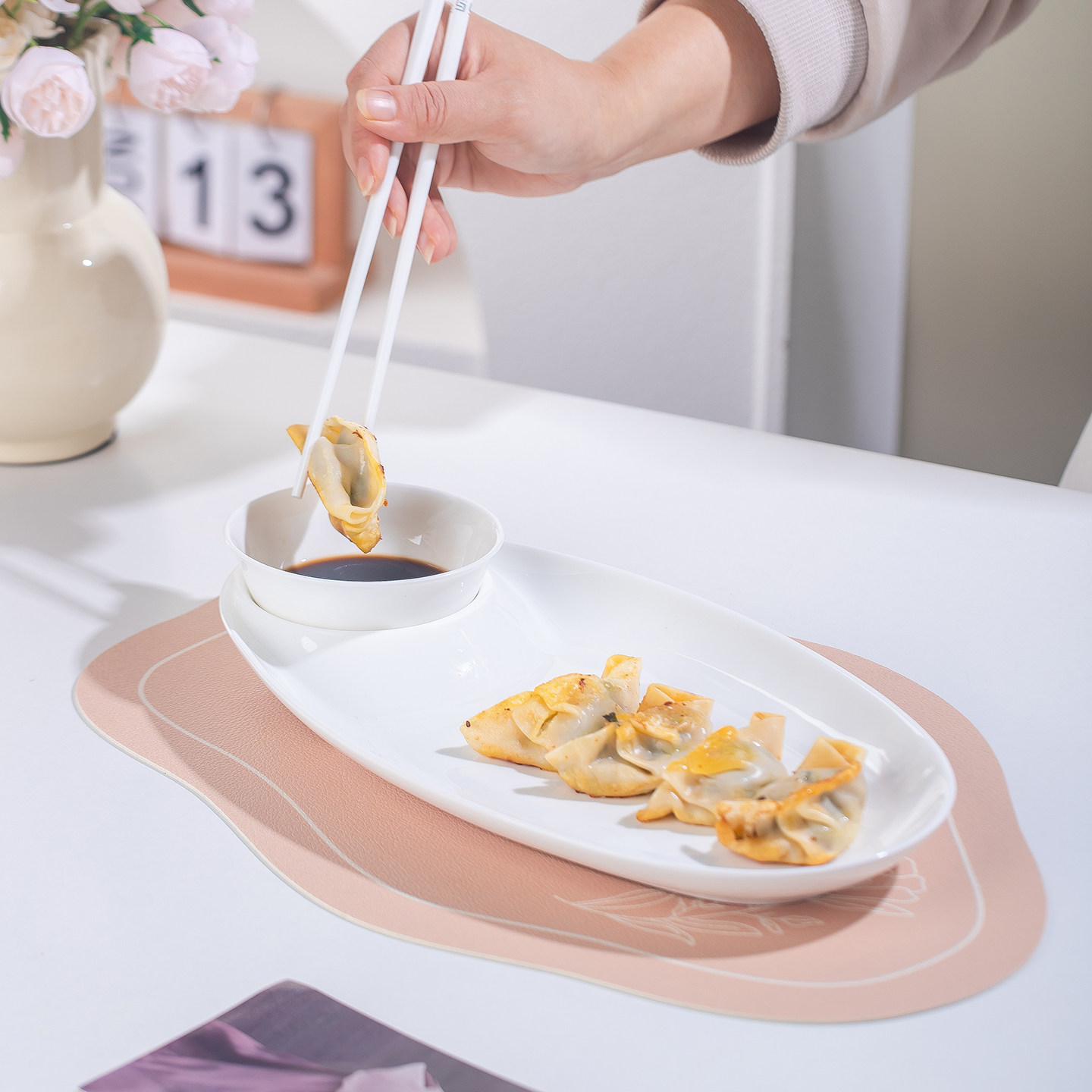 景德镇纯白骨质瓷2026新款蘸料饺子盘白切牛肉白崭鸡盘生鱼片摆盘