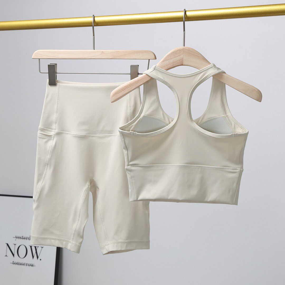 健身套装女2025新款晨跑步防震运动内衣套装网红瑜伽五分裤两件套