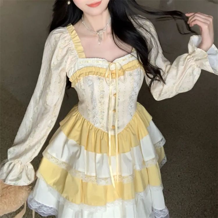 微胖mm大码重工系带蕾丝花边短裙女春季甜美显瘦印花喇叭袖连衣裙
