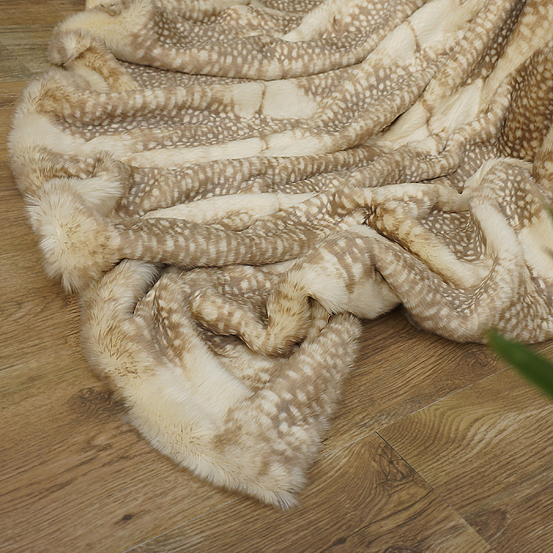 新款可爱猫咪清新毛绒毛毯顺滑保暖仿皮草卡通动漫动物图案休闲毯