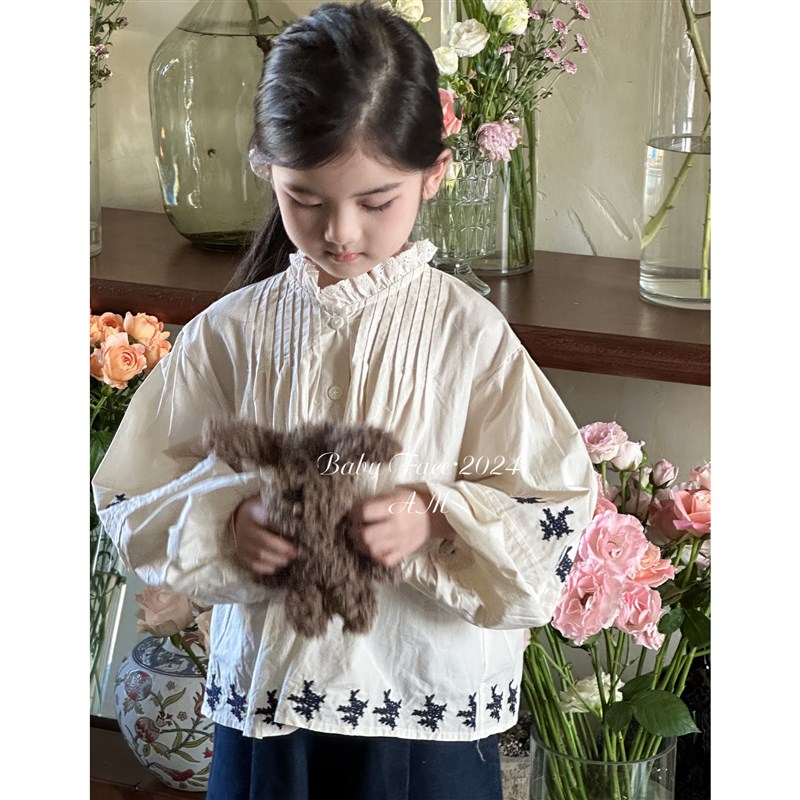 韩国版秋款女童气质复古宽松绣花褶皱娃娃衫儿童圆领长袖百搭衬衫