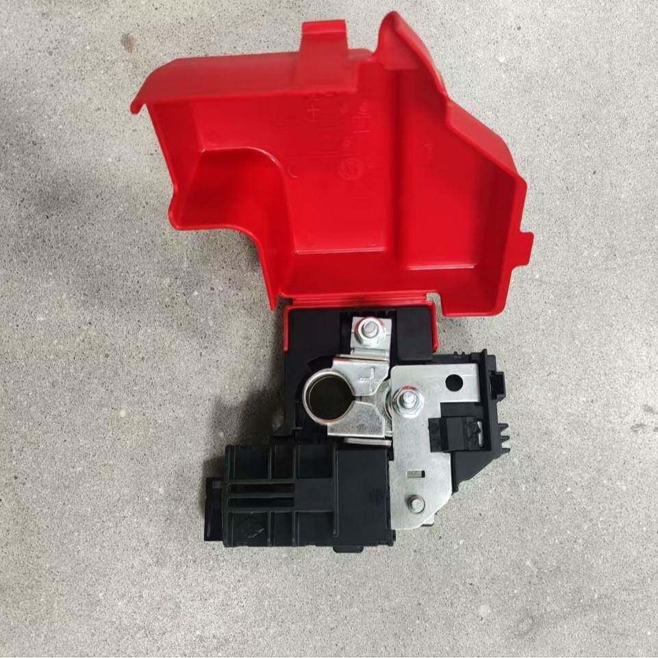 956-211DA8Z-14526-A956211DA8Z14526A保险丝盒