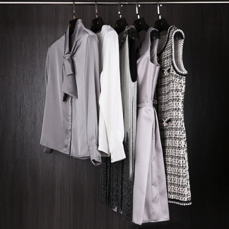 样板间衣服衣柜展示品衣帽间梳妆台装饰品轻奢软装搭配灰色收纳盒