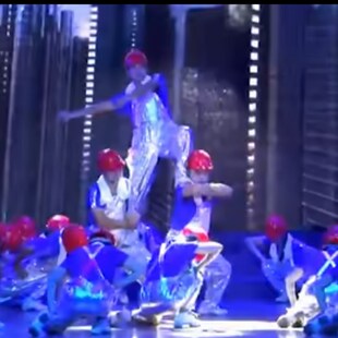 演出服咱们工人有力量演出石油纺织工人背带裤工人服劳动者之歌服