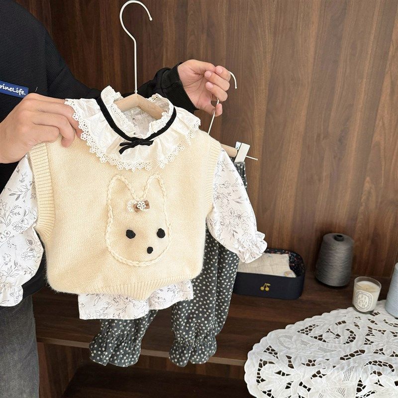 女宝宝洋气可爱套装女婴儿秋季2024新款女童毛衣背心娃娃衫两件套