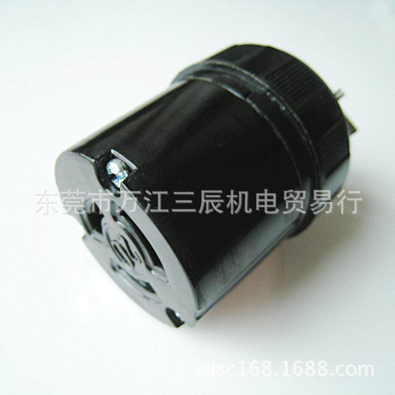 台湾 悬挂式 防松插座LK5320-1 20A250V3P电木插座 旋转自锁插座
