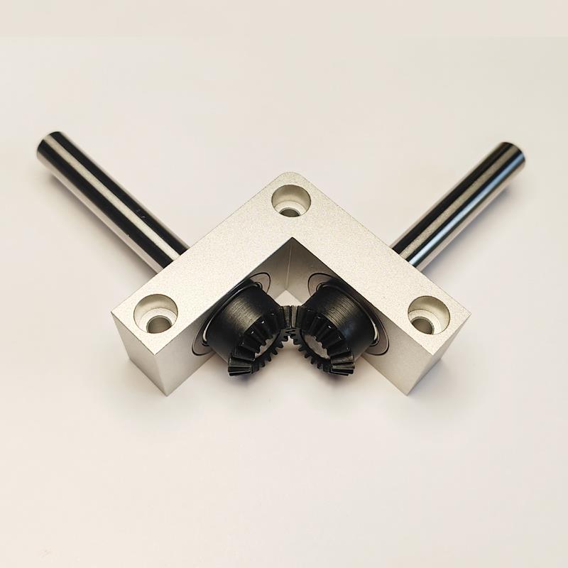 8/10mm出轴 直角转角器小型90度1:1齿轮箱伞齿轮换向器模型传动箱