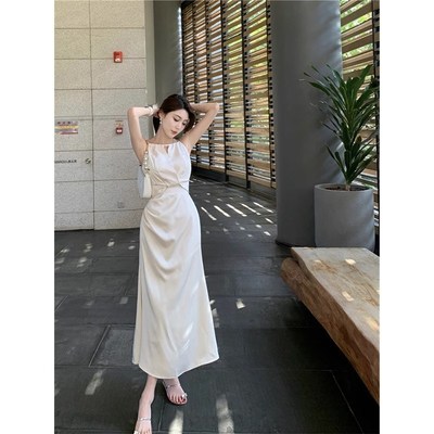 黑白色挂脖吊带连衣裙女夏绸缎面鱼尾高级感中长小礼服裙子夏季女