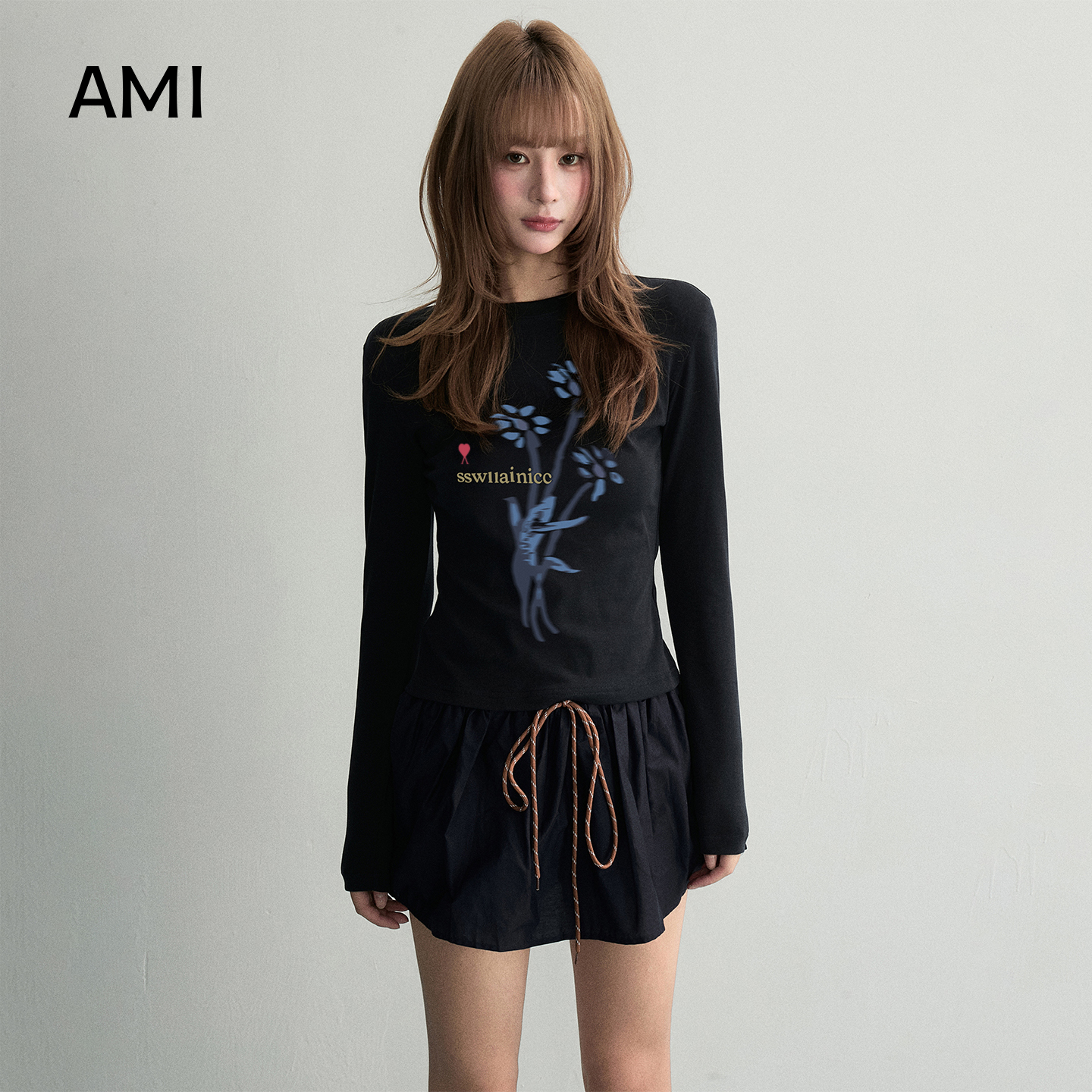 AMI美式复古黑色圆领长袖T恤女春秋新款修身显瘦正肩打底衫上衣潮