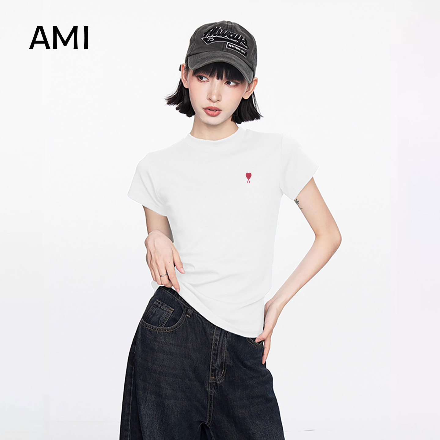AMI官方美式白色圆领短袖t恤上衣春夏女正肩显瘦爱心修身棉设计感