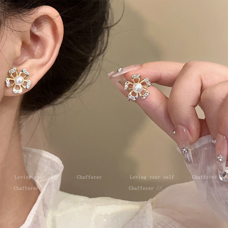 耳畔繁花~气质花朵珍珠耳钉轻奢高级感耳饰女2024V年新款爆款耳环